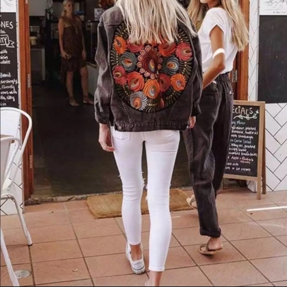 Last One Oversized Embroidered Jacket - Picture 4 of 5